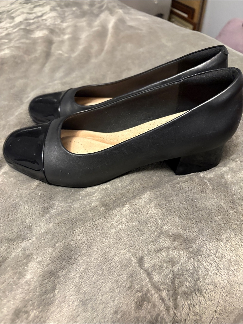 Clarks Black Patent-Toe Comfort Flats - Picture 2 of 3